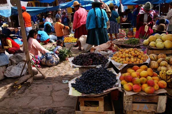 Local market in Pisar